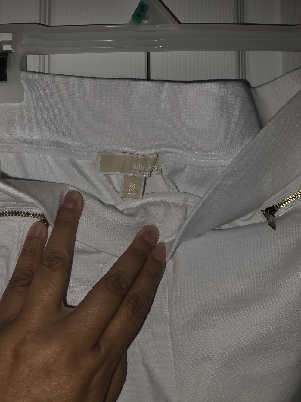 MICHAEL Michael Kors White Zip-Pocket Joggers - Picture 2 of 4